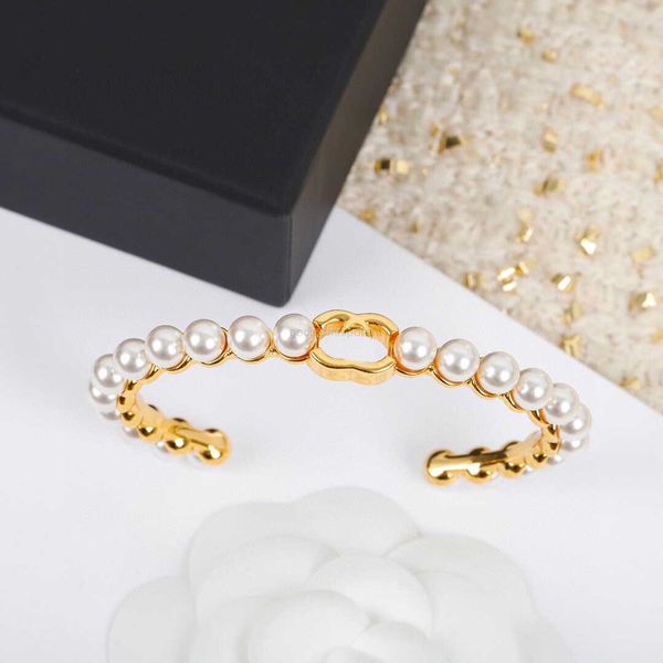 2022 charm opened bracelet with nature shell beads pearl for women wedding jewelry gift have box stamp ps7182, Golden;silver
2022 charm opened bracelet with nature shell beads pearl for women wedding jewelry gift have box stamp ps7182, Golden;silver