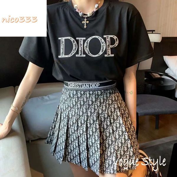 21ss summer designer with the same patch embroidery letters black and white short-sleeved loose couple men women all-match, White;black
21ss summer designer with the same patch embroidery letters black and white short-sleeved loose couple men women all-match, White;black