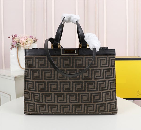 classic handbags designer fashion lady shopping bag canvas material retro single shoulder messenger handbag luxury travel bags
classic handbags designer fashion lady shopping bag canvas material retro single shoulder messenger handbag luxury travel bags