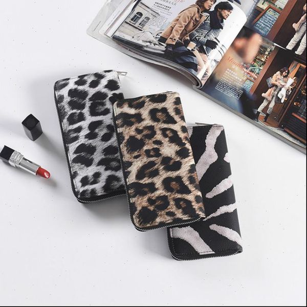 fashion long zipper women wallets bright leather black and white wallet prismatic bag flower corner clutch purse, Red;black
fashion long zipper women wallets bright leather black and white wallet prismatic bag flower corner clutch purse, Red;black