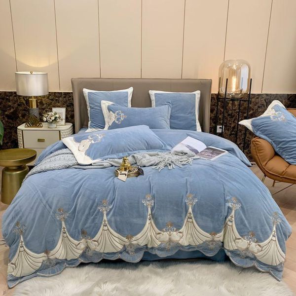 bedding sets shaggy velvet fleece vintage princess wedding embroidery set duvet cover quilt bed linen pillowcases home textiles
bedding sets shaggy velvet fleece vintage princess wedding embroidery set duvet cover quilt bed linen pillowcases home textiles