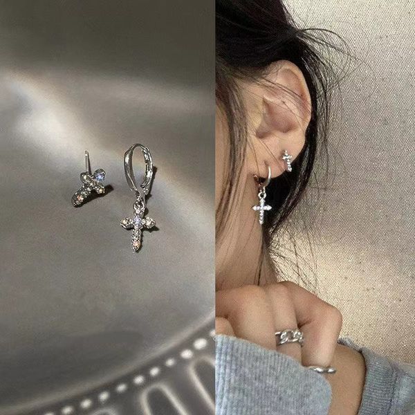 cross stud earrings for women grunge trend fashion korean style piercing earrings with cross hip hop jewelry, Golden;silver
cross stud earrings for women grunge trend fashion korean style piercing earrings with cross hip hop jewelry, Golden;silver