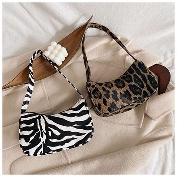 autumn underarm one shoulder portable leopard pattern women's leisure carry on bag
autumn underarm one shoulder portable leopard pattern women's leisure carry on bag