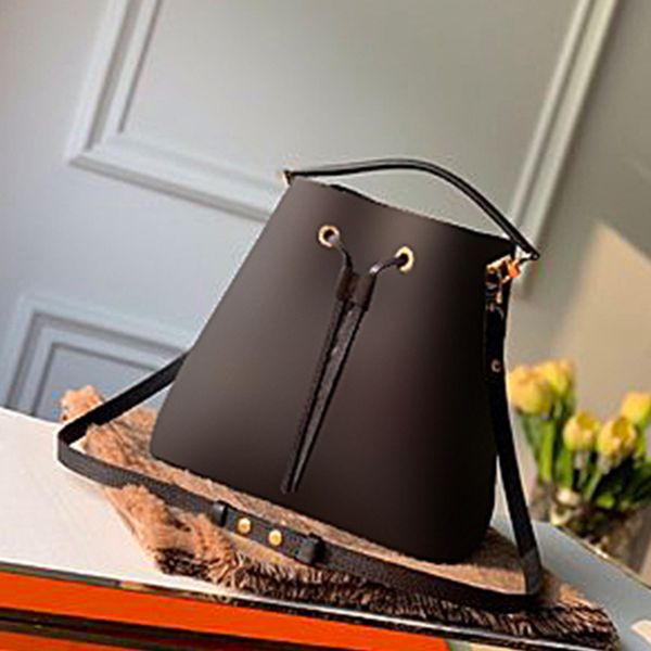 2021 handbags purses fashion cowhide bucket handbag tote bag women's shoulder bags backpack women handbags0, Black
2021 handbags purses fashion cowhide bucket handbag tote bag women's shoulder bags backpack women handbags0, Black