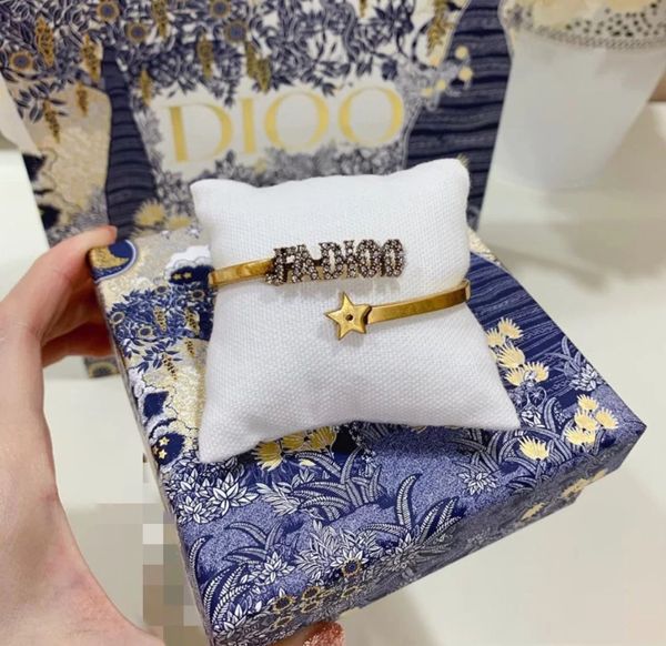 aaa designer jewelry letter star open bracelet women's simple bracelet, Black
aaa designer jewelry letter star open bracelet women's simple bracelet, Black