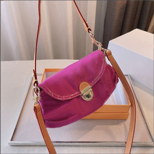 designers luxurys classic flower brown women high-quality totes handbag shoulder cross body chains fashion bags with dustproofbags without b
designers luxurys classic flower brown women high-quality totes handbag shoulder cross body chains fashion bags with dustproofbags without b