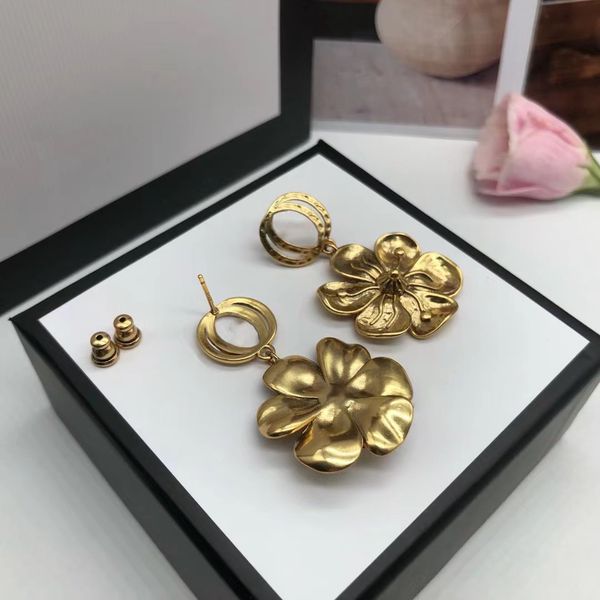 2022 brand original jewelry designer hoop earrings new letter flower pendant ladies personalized high-end accessories, Golden;silver
2022 brand original jewelry designer hoop earrings new letter flower pendant ladies personalized high-end accessories, Golden;silver