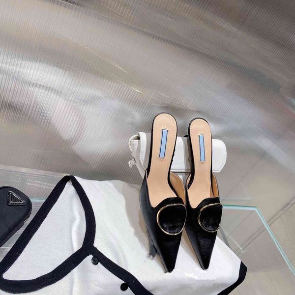 slippers p family baotou half slippers 2021 spring and summer new leather round button thin heel pointed shallow mouth back empty single sho, Black
slippers p family baotou half slippers 2021 spring and summer new leather round button thin heel pointed shallow mouth back empty single sho, Black