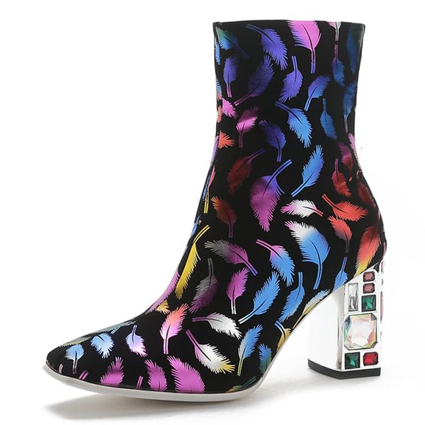 oversized patent leather head plaza standard feather flower personality strass heel thick female boots gradient color dohj, Black
oversized patent leather head plaza standard feather flower personality strass heel thick female boots gradient color dohj, Black