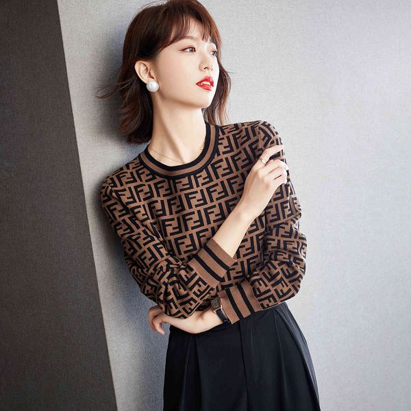 2021 autumn and winter new korean fashion letter printed ice silk bottomed sweater, Black;gray
2021 autumn and winter new korean fashion letter printed ice silk bottomed sweater, Black;gray