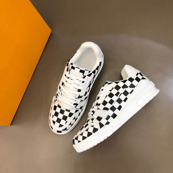 men's shoes scasual sneaker embellishment,men casual shoe made of fine canvas and sheepskin classic checkerboard with box size38-45, Red;white
men's shoes scasual sneaker embellishment,men casual shoe made of fine canvas and sheepskin classic checkerboard with box size38-45, Red;white