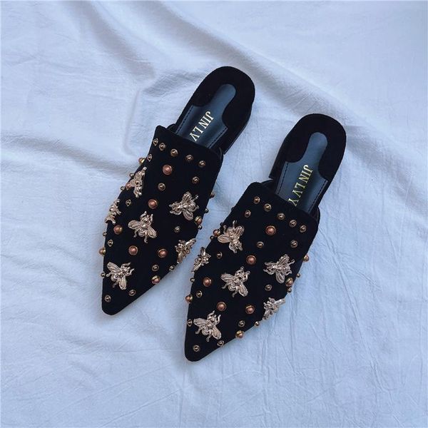 slippers small bee rivet head thick heel half 2021 pointed muller middle leisure home, Black
slippers small bee rivet head thick heel half 2021 pointed muller middle leisure home, Black