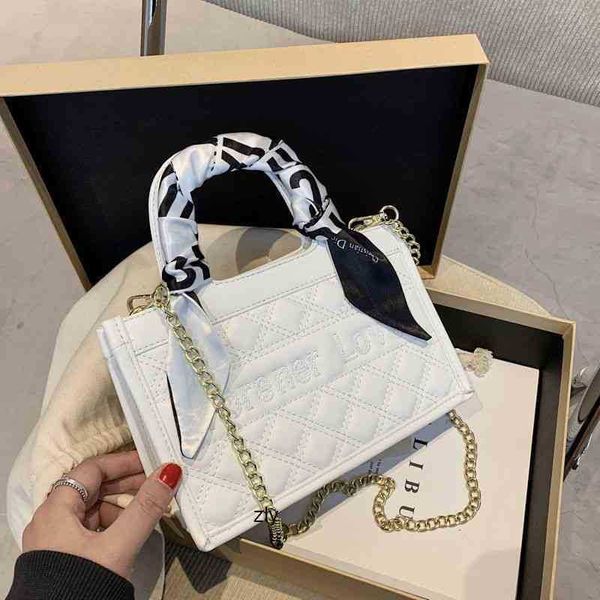 new tiktok, korean version, shopping bag, all match, handbag, shoulder ins2021 zly zly
new tiktok, korean version, shopping bag, all match, handbag, shoulder ins2021 zly zly