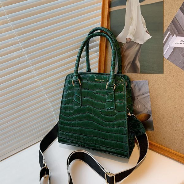 solid stone pattern for women 2021 autumn new simple handbag fashion single shoulder messenger bag
solid stone pattern for women 2021 autumn new simple handbag fashion single shoulder messenger bag