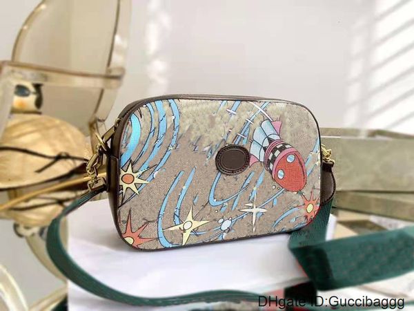the new 2021 cartoon printing ribbons camera bag lady large capacity one girls women genuine leather handbag shoulder bags aslant package
the new 2021 cartoon printing ribbons camera bag lady large capacity one girls women genuine leather handbag shoulder bags aslant package