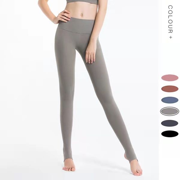 2020 new korean version of fashion fitness yoga pants stepped on the feet, spring and summer double-sided brocade nude peach fitness pants48
2020 new korean version of fashion fitness yoga pants stepped on the feet, spring and summer double-sided brocade nude peach fitness pants48
