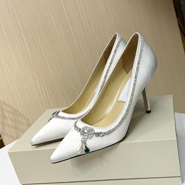 dress shoes 2021 spring silk fabric hand-set diamonds handmade diamond chain high heels, Black
dress shoes 2021 spring silk fabric hand-set diamonds handmade diamond chain high heels, Black