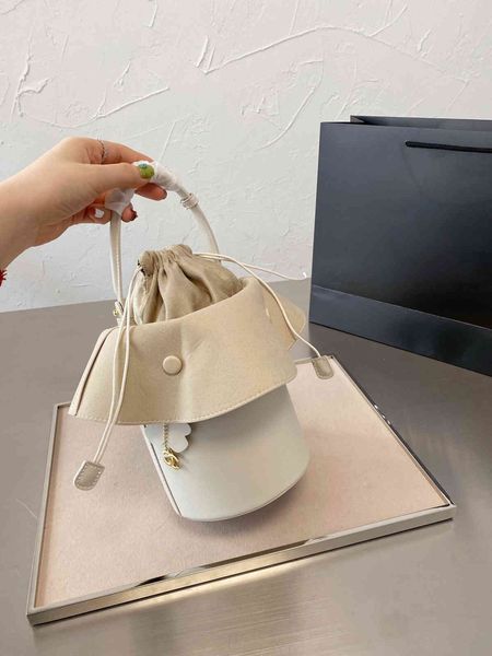 women luxurys designers bags 2021 xiaoxiang skirt hand drawstring cowhid crossbody bag zhouzhoubao123 designer handbags purse wallet handbag
women luxurys designers bags 2021 xiaoxiang skirt hand drawstring cowhid crossbody bag zhouzhoubao123 designer handbags purse wallet handbag