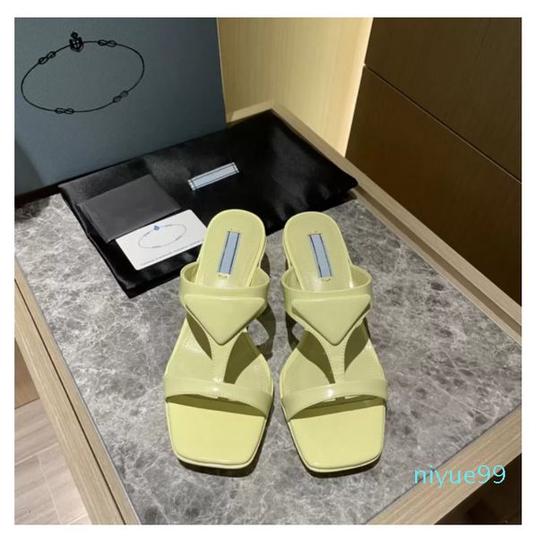 2021 luxurious designer triangular sandals brushed leather rubber sandal flat bottom elegant and casual outdoor women's square head sli, Black
2021 luxurious designer triangular sandals brushed leather rubber sandal flat bottom elegant and casual outdoor women's square head sli, Black