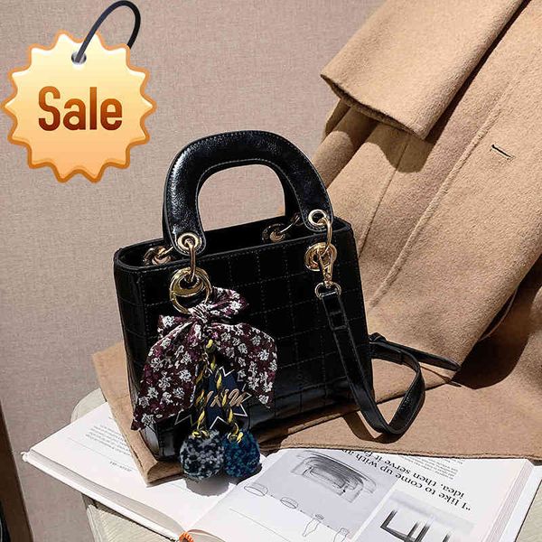small bag women's 2021 new fashion handbag high texture versatile net red single shoulder messenger princess bag
small bag women's 2021 new fashion handbag high texture versatile net red single shoulder messenger princess bag