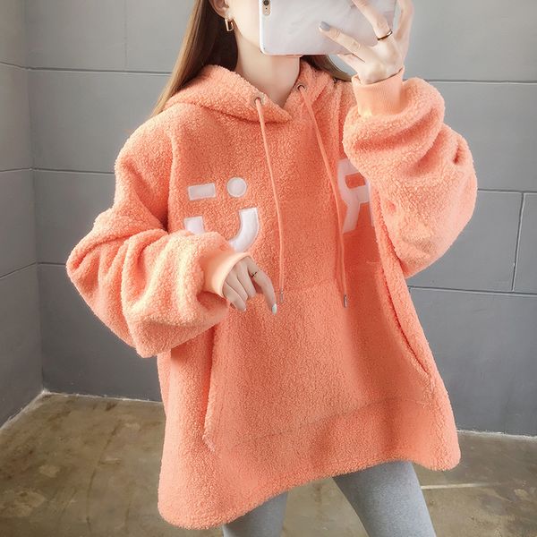 2021 autumn and winter new hooded cute letter pasted cloth long sleeve plush sweater women's korean loose coat trend, Blue;black
2021 autumn and winter new hooded cute letter pasted cloth long sleeve plush sweater women's korean loose coat trend, Blue;black