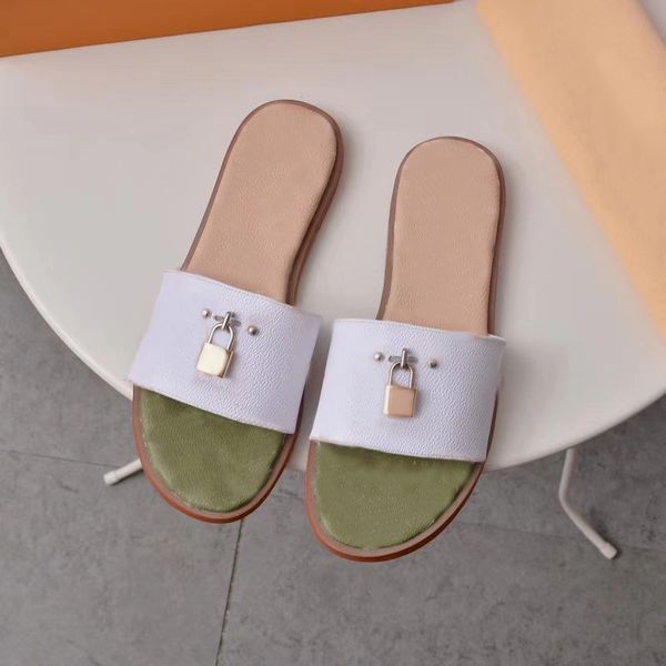 women lock shoes slippers slides graffiti sandals fashion summer woman genuine cowhide leather shoe flat slipper box large size35-42, Black
women lock shoes slippers slides graffiti sandals fashion summer woman genuine cowhide leather shoe flat slipper box large size35-42, Black