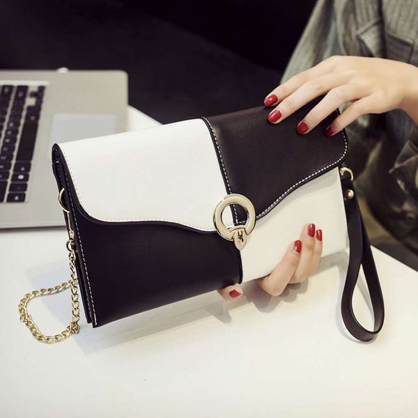 2021 handbag korean color matching envelope bag single shoulder messenger bag personalized fashion handbag female
2021 handbag korean color matching envelope bag single shoulder messenger bag personalized fashion handbag female