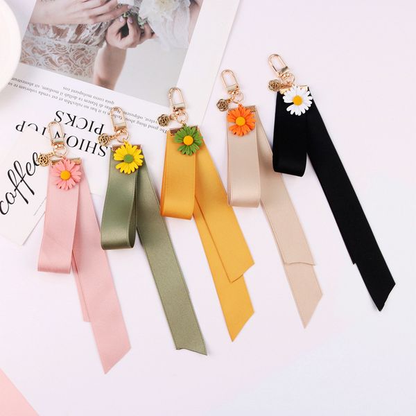 Keychain Mobile Phone Pendant Female GD Daisy With Fresh Daisy Key Ring Personality Creativity Fashion And High Grade Pendant
Keychain Mobile Phone Pendant Female GD Daisy With Fresh Daisy Key Ring Personality Creativity Fashion And High Grade Pendant