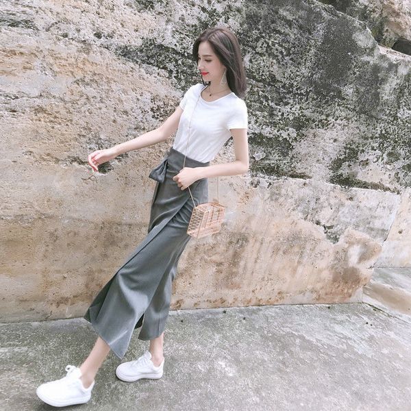2021 women summer one step skirt sets female new loose solid shirt high waist slim skirts fashion elegant 2 pieces suit l174868c, Black;gray
2021 women summer one step skirt sets female new loose solid shirt high waist slim skirts fashion elegant 2 pieces suit l174868c, Black;gray