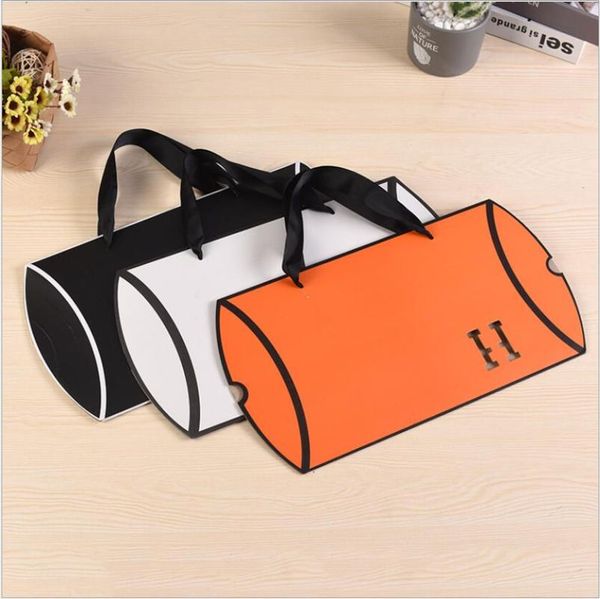10pcs large pillow paper box for gift packaging hollow scarf pajama underwear packing box with handle
10pcs large pillow paper box for gift packaging hollow scarf pajama underwear packing box with handle