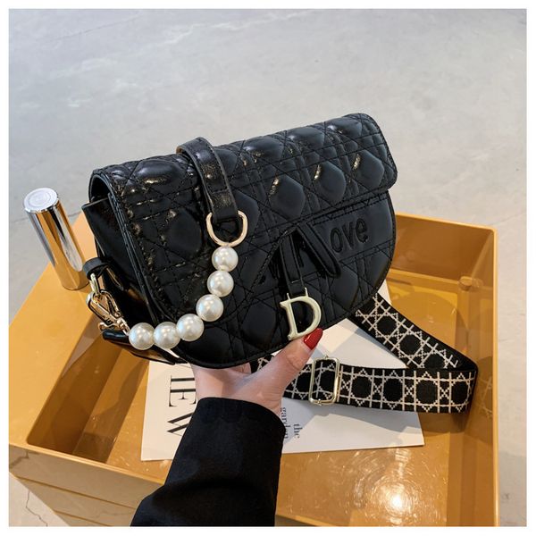 design jewelry foreign style pearl chain female net red single shoulder armpit s messenger saddle bag tide
design jewelry foreign style pearl chain female net red single shoulder armpit s messenger saddle bag tide