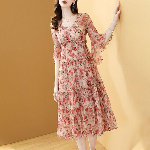 party dresses 2021 women summer autumn chiffon fashion dress elegant floral print ruffles v-neck female vintage vestidos q169, White;black
party dresses 2021 women summer autumn chiffon fashion dress elegant floral print ruffles v-neck female vintage vestidos q169, White;black
