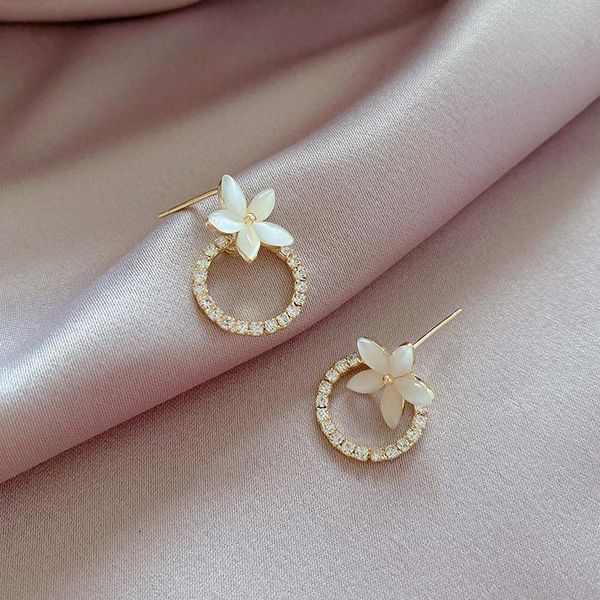 stud earrings for women 2021 fashion jewelry earings charming flowers circle exquisite grace, Golden;silver
stud earrings for women 2021 fashion jewelry earings charming flowers circle exquisite grace, Golden;silver