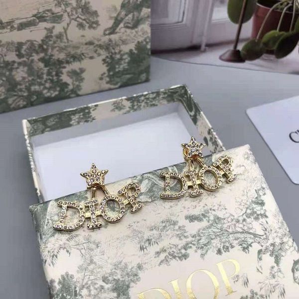 2021 d family letter diamond five pointed star stud brass earrings female 925 sier needle, Golden
2021 d family letter diamond five pointed star stud brass earrings female 925 sier needle, Golden