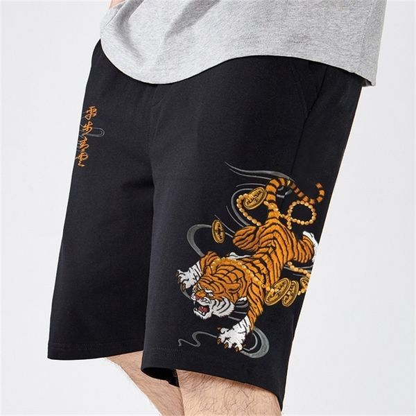chinese style shorts men summer cotton tiger embroidery comfortable male shorts 210315, White;black
chinese style shorts men summer cotton tiger embroidery comfortable male shorts 210315, White;black