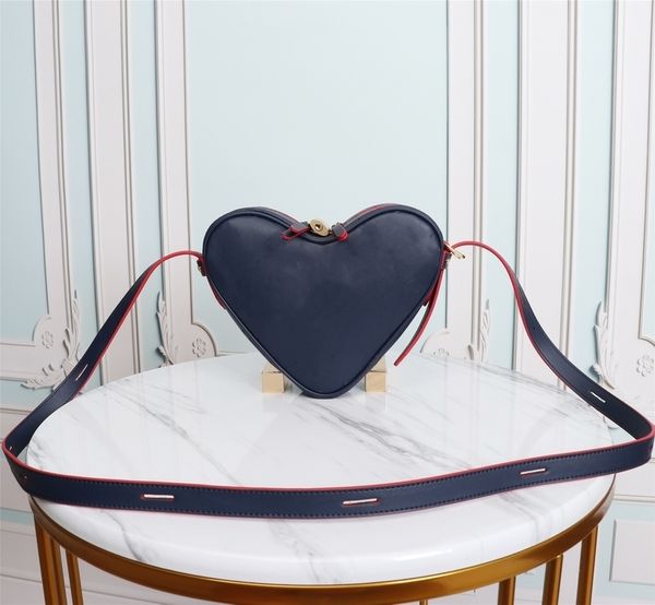 heart-shaped ladies m45419 shoulder bag messenger bag classic embossed made of leather and canvas 3 colors size 22*20*6cm0, Black
heart-shaped ladies m45419 shoulder bag messenger bag classic embossed made of leather and canvas 3 colors size 22*20*6cm0, Black