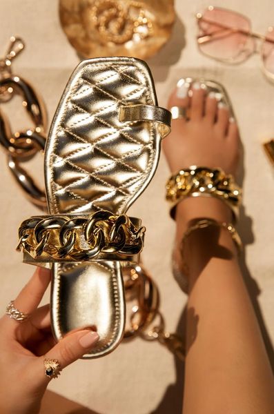 sandals 2021 women wild thick ankle chain slippers casual college wind non-slip summer beach, Black
sandals 2021 women wild thick ankle chain slippers casual college wind non-slip summer beach, Black