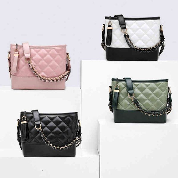 bags handbag hands wandering guangzhou lingge chain pattern fashion women's the same bucket, Black;red
bags handbag hands wandering guangzhou lingge chain pattern fashion women's the same bucket, Black;red