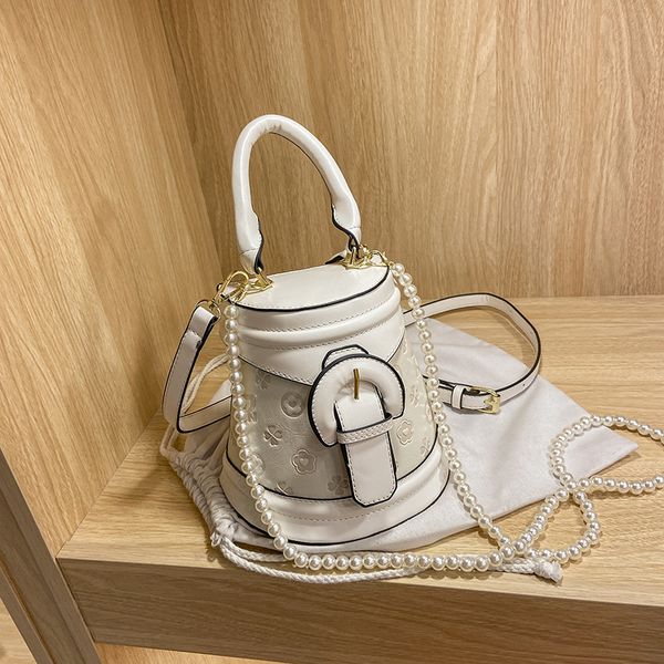 70% factory store french niche design women 2021 fashion messenger net red portable bucket bag
70% factory store french niche design women 2021 fashion messenger net red portable bucket bag