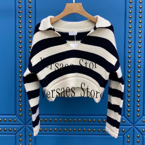 women's sweaters 2021 luxury design high-end fashion stripe contrast long sleeve lapel temperament versatile short knitted sweater, White;black
women's sweaters 2021 luxury design high-end fashion stripe contrast long sleeve lapel temperament versatile short knitted sweater, White;black