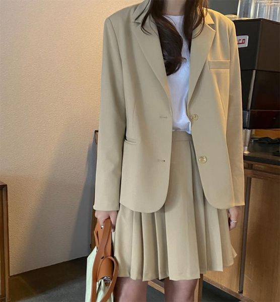 two piece dress autumn high sense of design, niche, small, versatile casual loose suit jacket + pleated half skirt, White
two piece dress autumn high sense of design, niche, small, versatile casual loose suit jacket + pleated half skirt, White