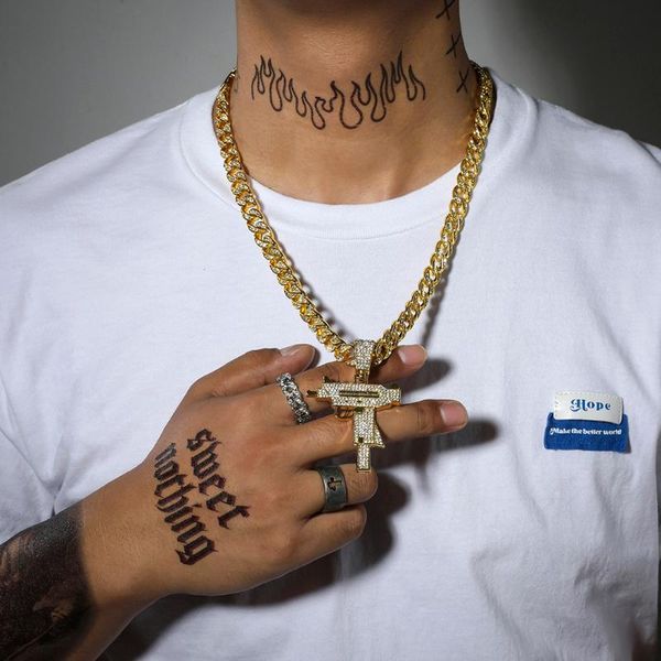 pendant necklaces rock pistol gun crystal necklace fashion hip-hop charm jewelry for stage shine accessories miami iced out chain, Silver
pendant necklaces rock pistol gun crystal necklace fashion hip-hop charm jewelry for stage shine accessories miami iced out chain, Silver