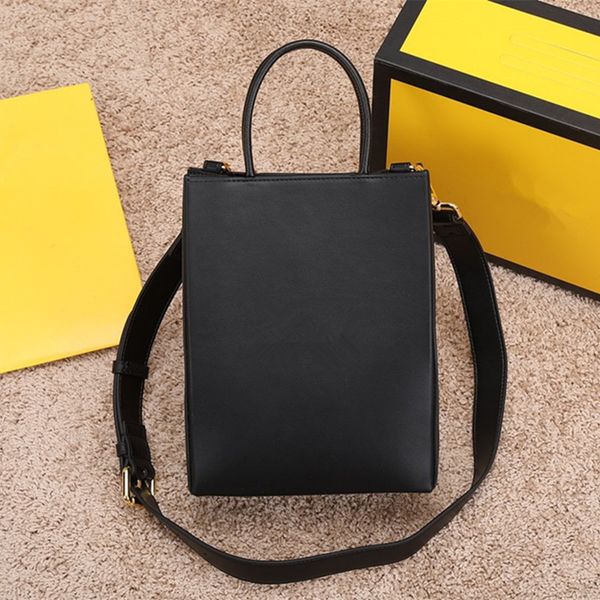 2022 christmas designer luxury handbags purses smooth leather with adjustable straps shoulder crossbody bag black leather open inner pocket
2022 christmas designer luxury handbags purses smooth leather with adjustable straps shoulder crossbody bag black leather open inner pocket