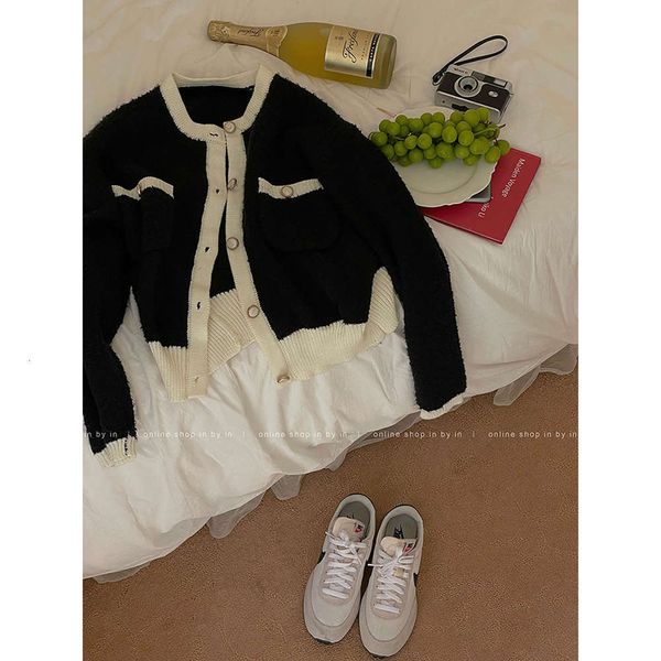 yi'en'ou in sweater female small man versatile contrast color round neck cardigan, Black;brown
yi'en'ou in sweater female small man versatile contrast color round neck cardigan, Black;brown