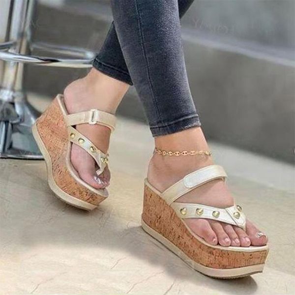 slippers women rivet 2021 summer platform solid female slides ladies' rome fashion flip flops outside wedges plus size, Black
slippers women rivet 2021 summer platform solid female slides ladies' rome fashion flip flops outside wedges plus size, Black