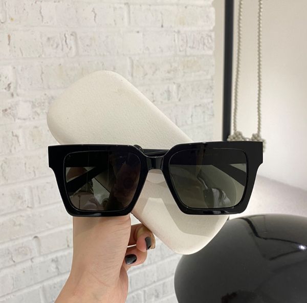 shiny black square sunglasses dark grey lens women classic glasses gafas de sol sonnenbrille men fashion sunglasses with box, White;black
shiny black square sunglasses dark grey lens women classic glasses gafas de sol sonnenbrille men fashion sunglasses with box, White;black