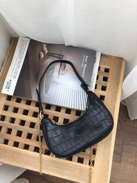 special-interest design genuine leather retro crocodile pattern underarm bag baguette bag
special-interest design genuine leather retro crocodile pattern underarm bag baguette bag