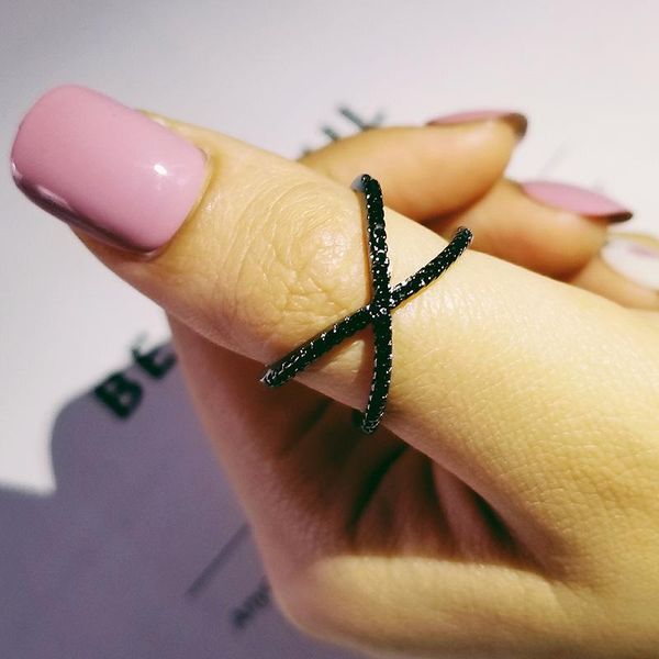 cluster rings rose gold silver color black zircon adjustable open twist fashion for women love party female bijoux anel jewelry r4697, Golden;silver
cluster rings rose gold silver color black zircon adjustable open twist fashion for women love party female bijoux anel jewelry r4697, Golden;silver