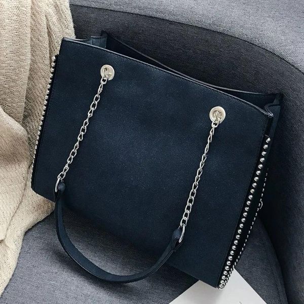 evening bags bag women's shoulder luxury big leather rivet casual fashion handbag high-end hign capacity handbags 2021
evening bags bag women's shoulder luxury big leather rivet casual fashion handbag high-end hign capacity handbags 2021