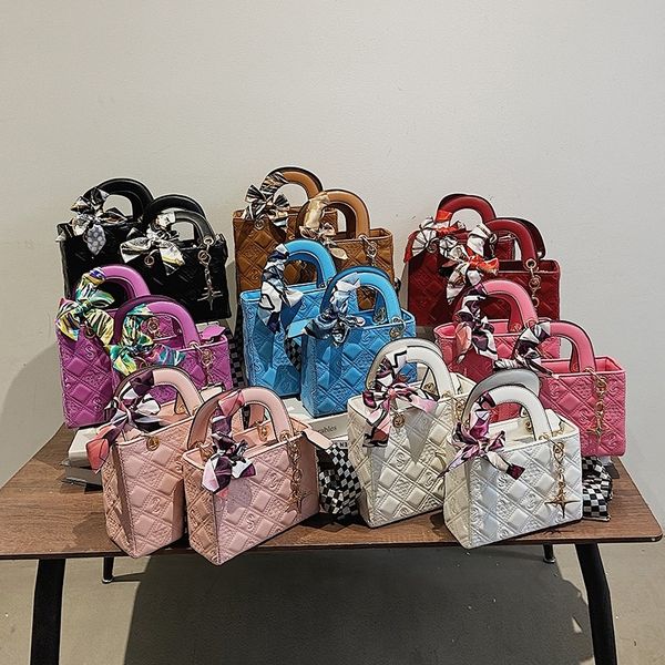 fashion handbag new bag women's handbags embroidered princess gst bags lingge thread silk scarf portable messenger purse women casual
fashion handbag new bag women's handbags embroidered princess gst bags lingge thread silk scarf portable messenger purse women casual